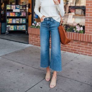 Banana Republic • Wide Leg Crop jeans